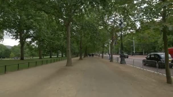 伦敦购物中心的公园小巷 — 图库视频影像