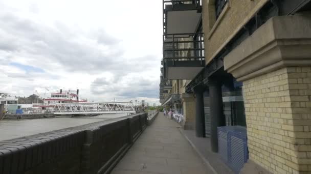 Butlers Wharf West Στο Λονδίνο — Αρχείο Βίντεο