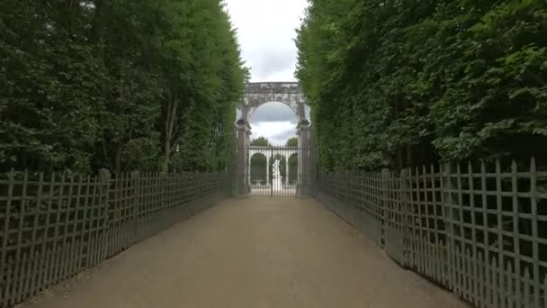 Caminho Nos Jardins Castelo Versalhes — Vídeo de Stock