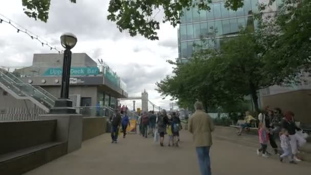 Pessoas Andando Nas Ruas Londres — Vídeo de Stock