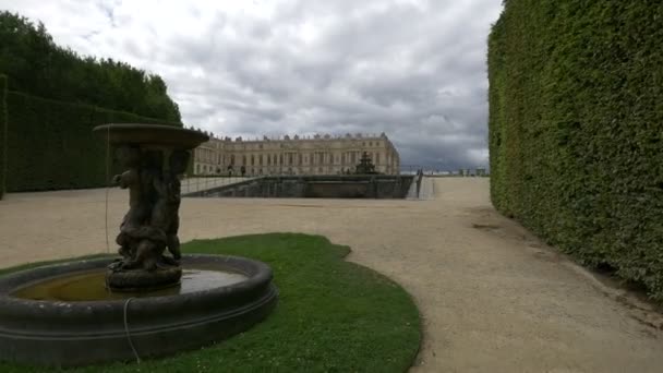 ヴェルサイユ宮殿庭園の噴水 — ストック動画