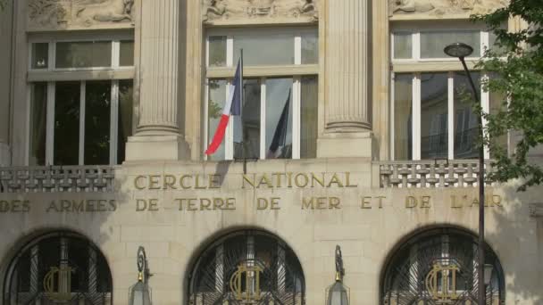 Закриття Фасаду Cercle National Des Armes — стокове відео