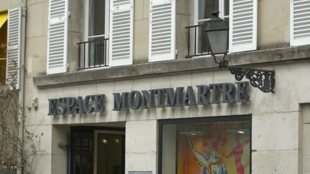 Namensschild Espace Montmartre — Stockvideo