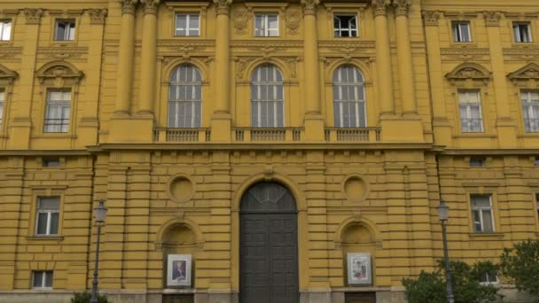 Πρόσοψη Του Κροατικού Εθνικού Θεάτρου Στο Ζάγκρεμπ — Αρχείο Βίντεο