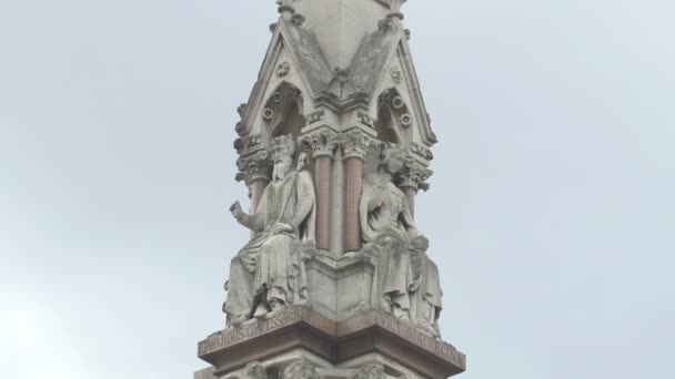 威斯敏斯特修道院尖顶上的雕像 — 图库视频影像