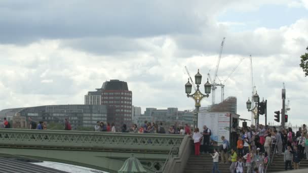 Foule Sur Pont Westminster Londres — Video