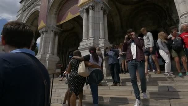 Sacr Cur大教堂入口处的人群 旅行概念 — 图库视频影像