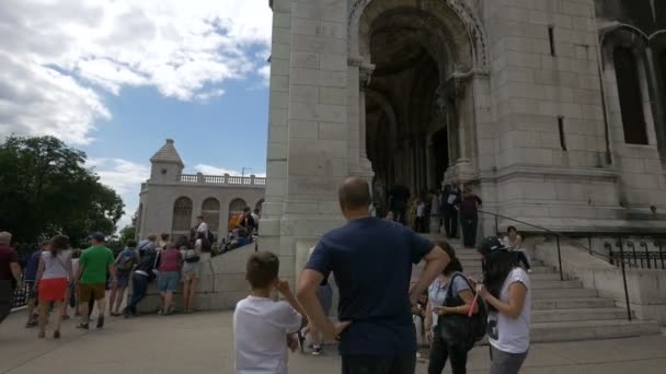 Multitud Entrada Basílica Del Sacr Cur Durante Día — Vídeo de stock
