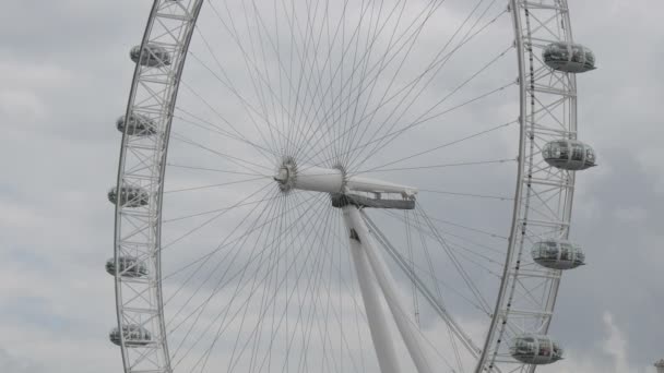 Het London Eye Draait — Stockvideo