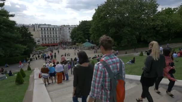 Turister Trappan Till Sacre Coeur — Stockvideo