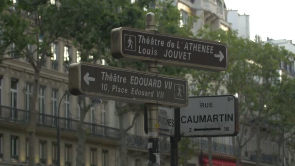 Tourist Attraction Signs Paris — Stockvideo