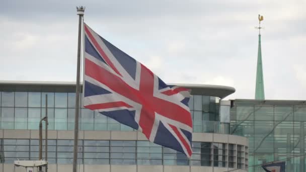 Detailní Záběr Anglické Vlajky Vlnící Větru — Stock video