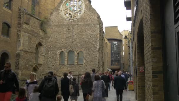 Τουρίστες Που Περνούν Από Παλάτι Winchester Στο Λονδίνο — Αρχείο Βίντεο
