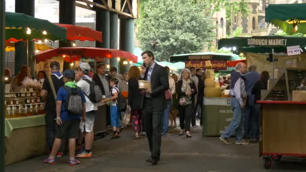 Menschen Gehen Auf Dem Borough Market London — Stockvideo