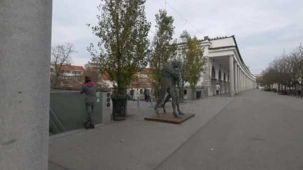 Skulptur Adam Och Eva — Stockvideo