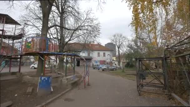 Park Och Byggnader Metelkova Mesto — Stockvideo