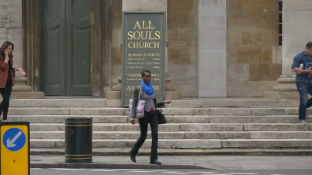 Porta Ingresso Della Chiesa Tutte Anime — Video Stock