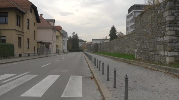 Sidewalk Από Ρωμαϊκό Τείχος — Αρχείο Βίντεο