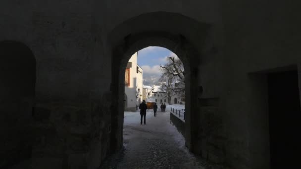 Pasarela Iglesia Fortaleza Hohensalzburg — Vídeo de stock