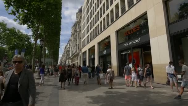 Promover Tiendas Ropa Champs Elysees — Vídeo de stock