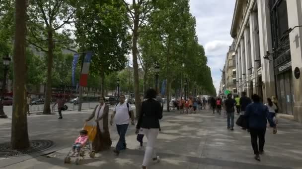 Caminando Sobre Campos Elíseos París — Vídeos de Stock