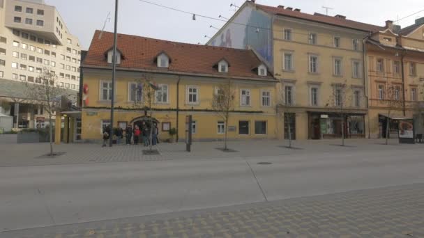 Slovenya Caddesinde Binalar — Stok video
