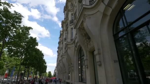 Hsbc Bank Auf Der Avenue Des Champs Elysees — Stockvideo