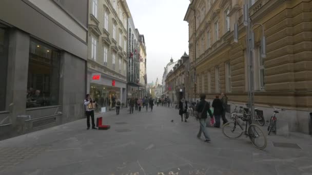 People Walking Shopping Cop Street — Stock Video