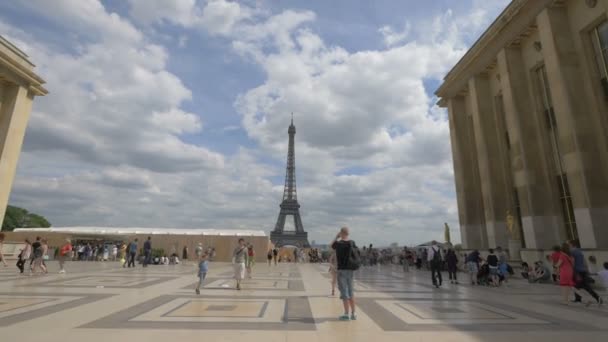 从Chaillot宫看到的埃菲尔铁塔 — 图库视频影像