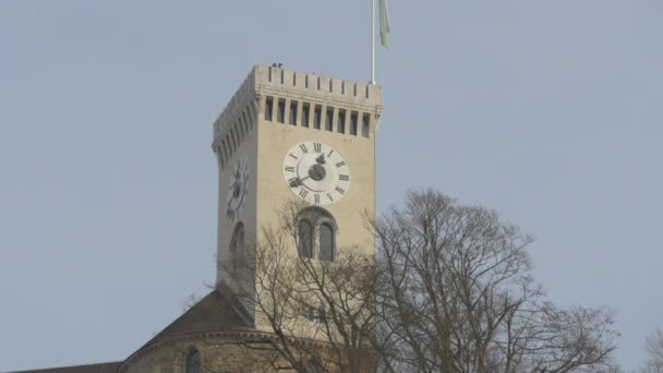 Uhrturm Der Burg Von Ljubljana — Stockvideo