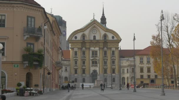 Igreja Ursulina Santíssima Trindade Liubliana — Vídeo de Stock