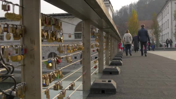 Caminando Por Puente Los Carniceros — Vídeos de Stock