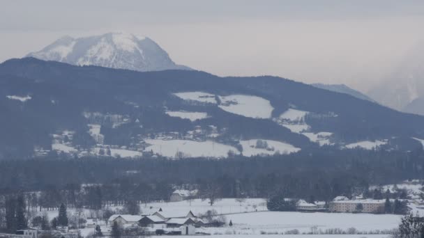 Гора Унтерсберг Зальцбургом — стоковое видео