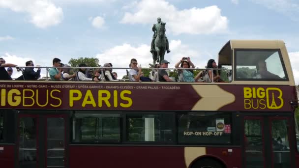 Статуя Фердинанда Фоша Парижі — стокове відео