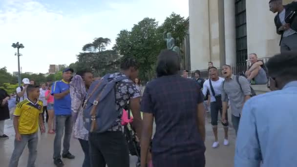 Turistas Africanos Cantando Dançando Batendo Palmas — Vídeo de Stock