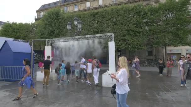 People Enjoying Water Vapour Machine — Stock Video