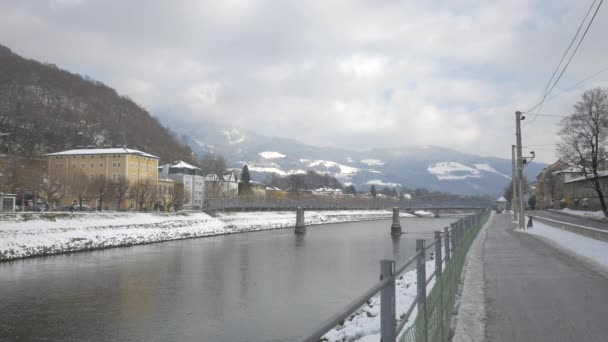 Mozartův Most Přes Řeku Salzach — Stock video