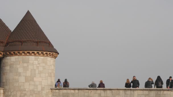 Turisti Belvedere Del Castello Lubiana — Video Stock