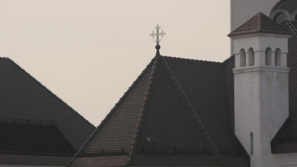 Atap Dengan Salib — Stok Video