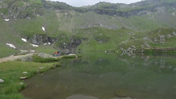 Pessoas Que Visitam Balea Lake — Vídeo de Stock