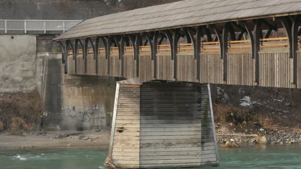 Puente Peatonal Madera Innsbruck — Vídeo de stock