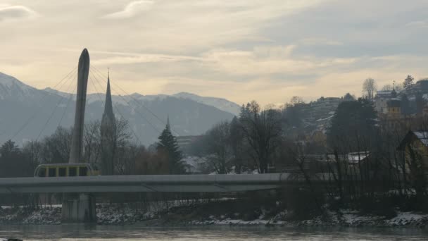 Tren Rodando Puente Innsbruck Austria — Vídeo de stock