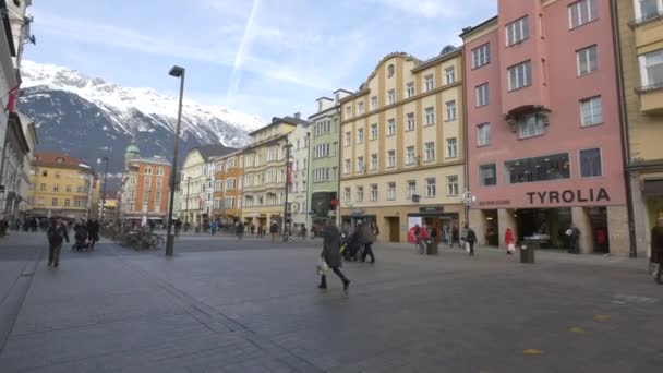 Ludzie Centrum Innsbrucka — Wideo stockowe