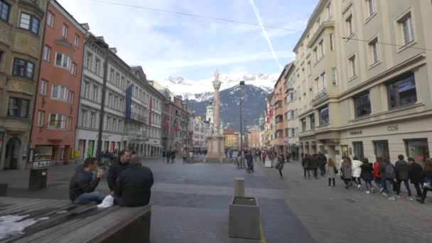 Lidé Ulici Innsbrucku — Stock video