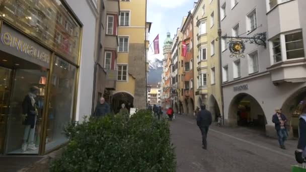 Tourists Walking Innsbruck — 图库视频影像