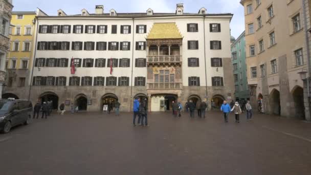 Goldenes Dachl Herzog Friedrich Strasse Innsbruck — Stockvideo