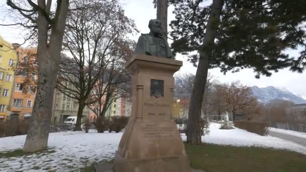 Franz Turner Innsbruck Taki Bir Parkta Heykeli — Stok video