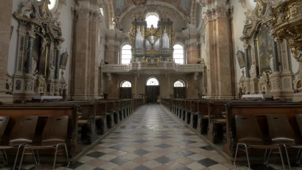 インスブルックの聖ヤコブ大聖堂の内部 — ストック動画