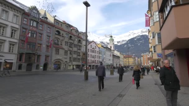 Maria Theresien Caddesi Innsbruck Yürüyen Insanlar — Stok video