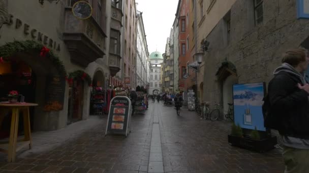 奥地利因斯布鲁克Pfarrgasse街 — 图库视频影像